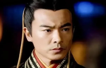 赵熹：东汉初年的大臣之一，一生侍奉了四帝