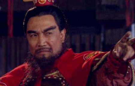 都说曹操是乱臣贼子，可为何他至死都没自立为帝呢？