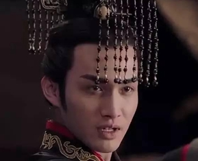 秦始皇嬴政的文化水平如何？他平时接受的是怎样的教育？