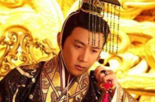 曹操为何要把三个女儿都嫁给刘协呢？他是如何考虑的？