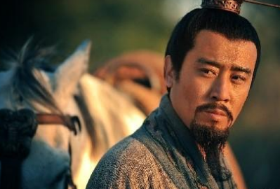 卧龙凤雏得一便可安天 刘备最后为什么失败 应该还有后半句他不知道