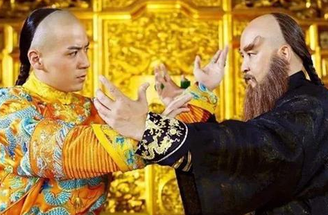 鳌拜手握40万重兵为何不造反？鳌拜在忌惮什么？