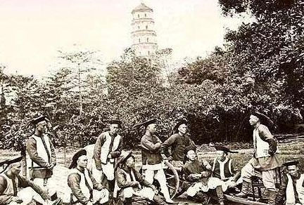 清朝灭亡之后是谁在守皇陵？他们为什么要坚持守皇陵？