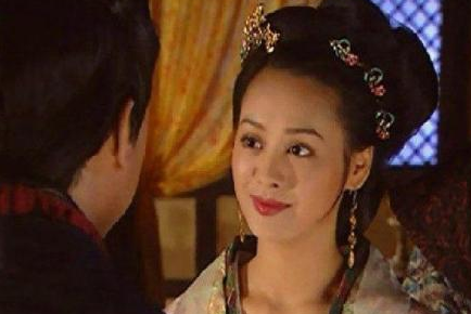 嫪毐为何能假扮宦官进入皇宫的？嫪毐为何能得赵姬欢心？