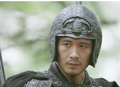 庞德和张辽张郃都是降将，为什么庞德待遇更好？