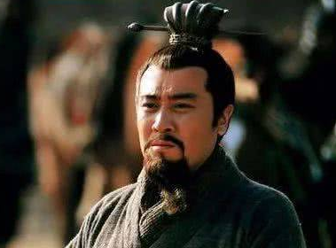 刘备为什仫要让糜芳辅助关羽？是什么用意