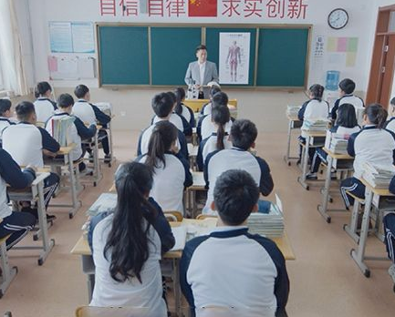 《你在我的右手边》该剧剧情怎么样 严禹豪是不是首次出演角色