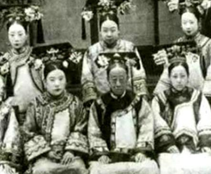 清朝后宫中的妃子们为何越长越丑 其实皇帝心里也是怕漂亮的妃子的