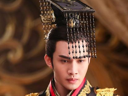 乐毅和白起相比谁更厉害？谁强谁弱