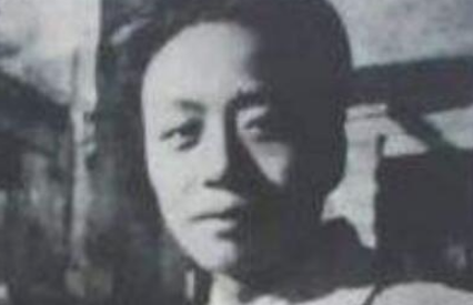 她怀孕在家待产，却收到丈夫的休书