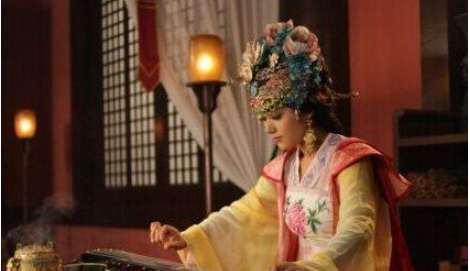 昭简文穆皇后喜欢和宋朝打仗，最后被辽国使臣毒杀