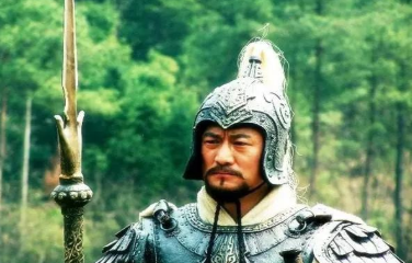 此人出生时祖坟竟然冒青烟，孙坚的一生有多传奇？