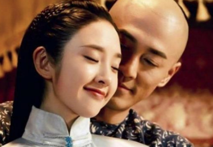 姑姑和侄女同时进宫，姑姑改嫁，侄女成皇后