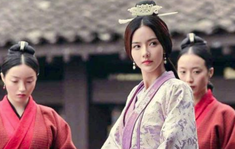 都是被废皇后，一个成为人彘，一个礼遇有加