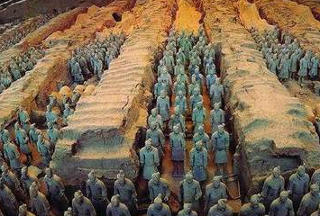 秦军当初的战斗力如此之强 为什么秦始皇死后的军队如此不堪一击呢