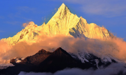 梅里雪山：中国最美的山，为藏区八大神山之一