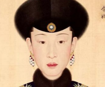 令妃10年生6胎一生荣华富贵，为何死之前没当上皇后？