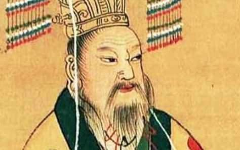 此人生下来就被母亲嫌弃，尼姑养大后成千古一帝