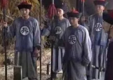 清朝兵服上有兵和勇两个字 两者之间的区别有多大