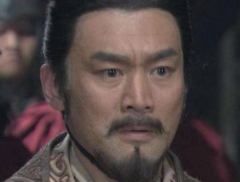 乐羊为了向君王表明忠心都做了什么事情？竟然在战场上吃掉儿子的肉