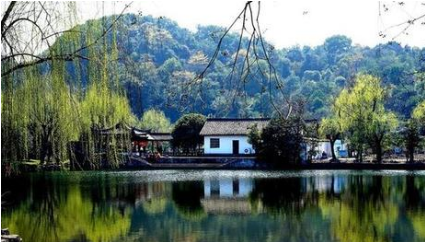 唐代韦庄的三堂东湖作如何赏析？表达了诗人什么感情？