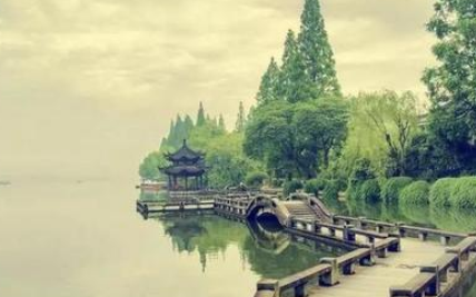 宋词之采桑子·天容水色西湖好赏析，该词的作者想告诉我们什么？