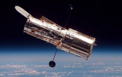美国哈勃望远镜首次观察类星体
