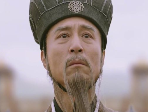 马谡为什么不听诸葛亮的话，执意要将兵马安置在山上？