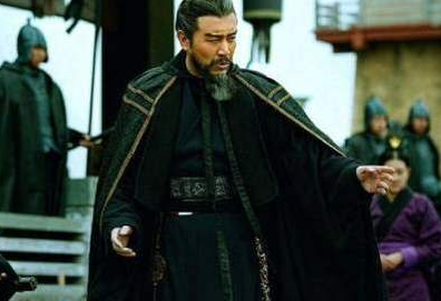 东汉曹操为何至死都没杀刘协？还将七个女儿都嫁了他