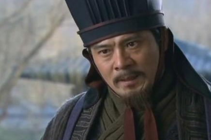 陈宫投奔刘备比现在好过 陈宫为什么偏偏选择投奔吕布