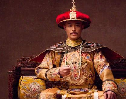 乾隆退位之后手中还大权在握 乾隆为什么还要退位