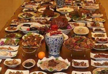 慈禧太后一顿饭真的要吃一百多道菜吗？