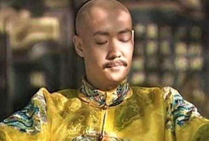 和珅为什么不提前讨好嘉庆？他们之间有何矛盾？