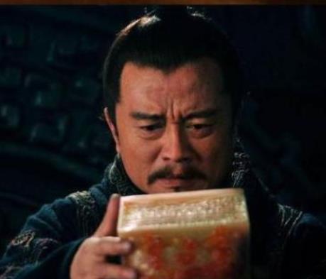 袁术的势力远不及袁绍，为什么他有自信称帝？