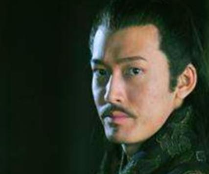 张昭：孙策的谋士，孙策死后辅佐孙权