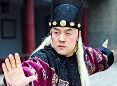 明孝宗当上皇帝之后为什么要接回一个老太监 这个老太监到底是谁