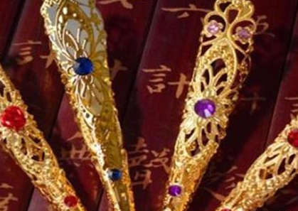 古代妃子手指上为什么要带指甲套 除了美观还有什么作用