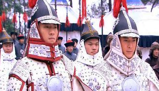 孝烈武皇后阿巴亥为何三十七岁就被逼殡葬？
