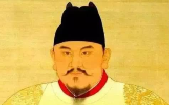 传闻朱元璋长相丑陋，那画师如何给他作肖像画呢？