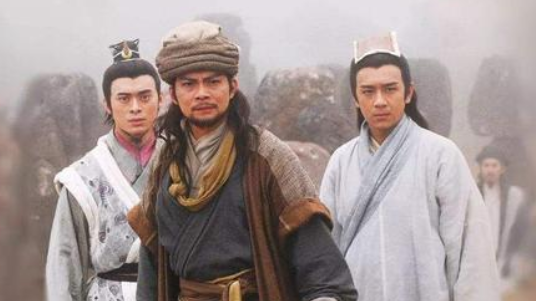 乔峰为什么会误信段正淳是带头大哥？段正淳是个怎么样的人？