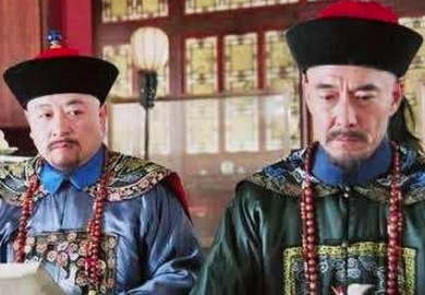 清朝年间大臣的官服，是自己做还是统一发放？