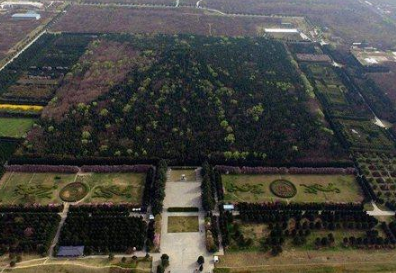 秦始皇陵是如何封顶的？那么大的面积为为什么不会坍塌？