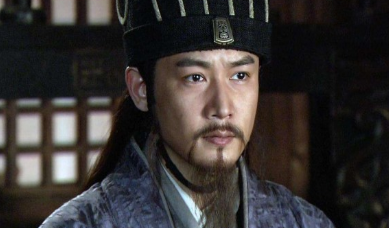 诸葛亮上演空城计时，为什么要派士兵装成普通人在门口扫地？