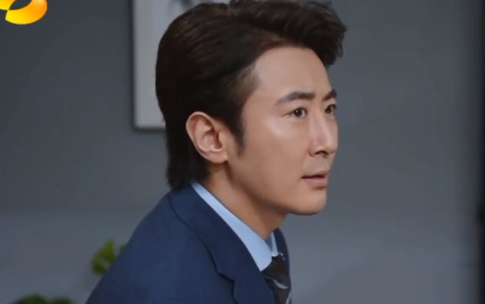 《亲爱的自己》张芝芝的男友胡总是谁演的？胡总扮演者介绍
