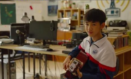 《再见吧！少年》催泪上映，谭凯、刘敏涛等老戏骨在线飙戏