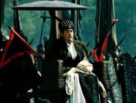 诸葛亮为什么每次出征都要坐在轮椅上？有什么特殊原因吗？