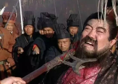 董卓年轻时广结豪杰，怎么后来越来越作死了？