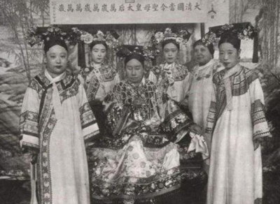 珍妃井的井口那么小 珍妃一个大人是如何推进去的