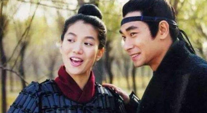 军旅生活中，花木兰是怎么上厕所和洗澡的呢？