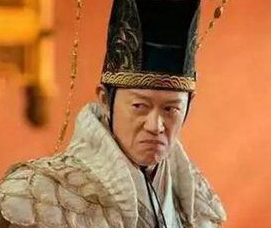 魏忠贤走上权力巅峰的过程中，得到了哪些贵人的帮助？